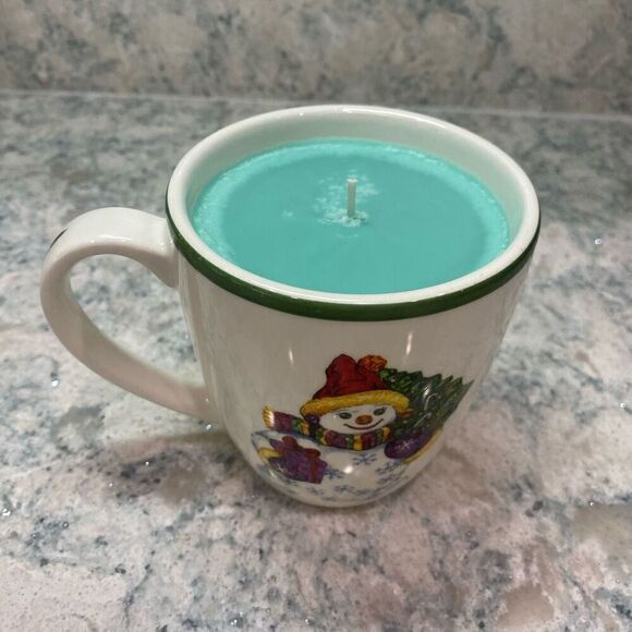 Pine Mist Snowman Candle - Picture 4 of 6